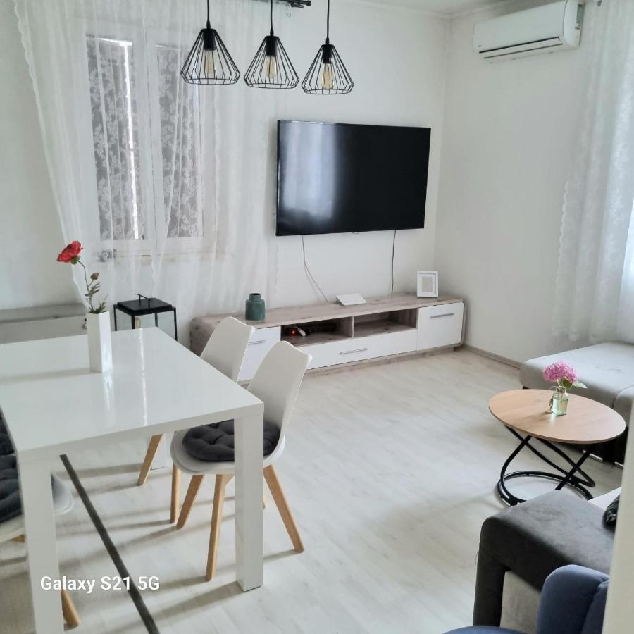 Sara Appartement Podstrana Buitenkant foto