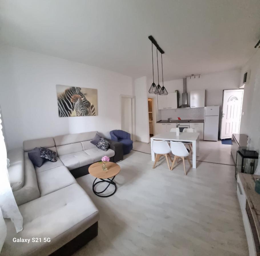 Sara Appartement Podstrana Buitenkant foto