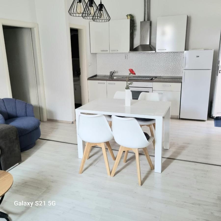 Sara Appartement Podstrana Buitenkant foto