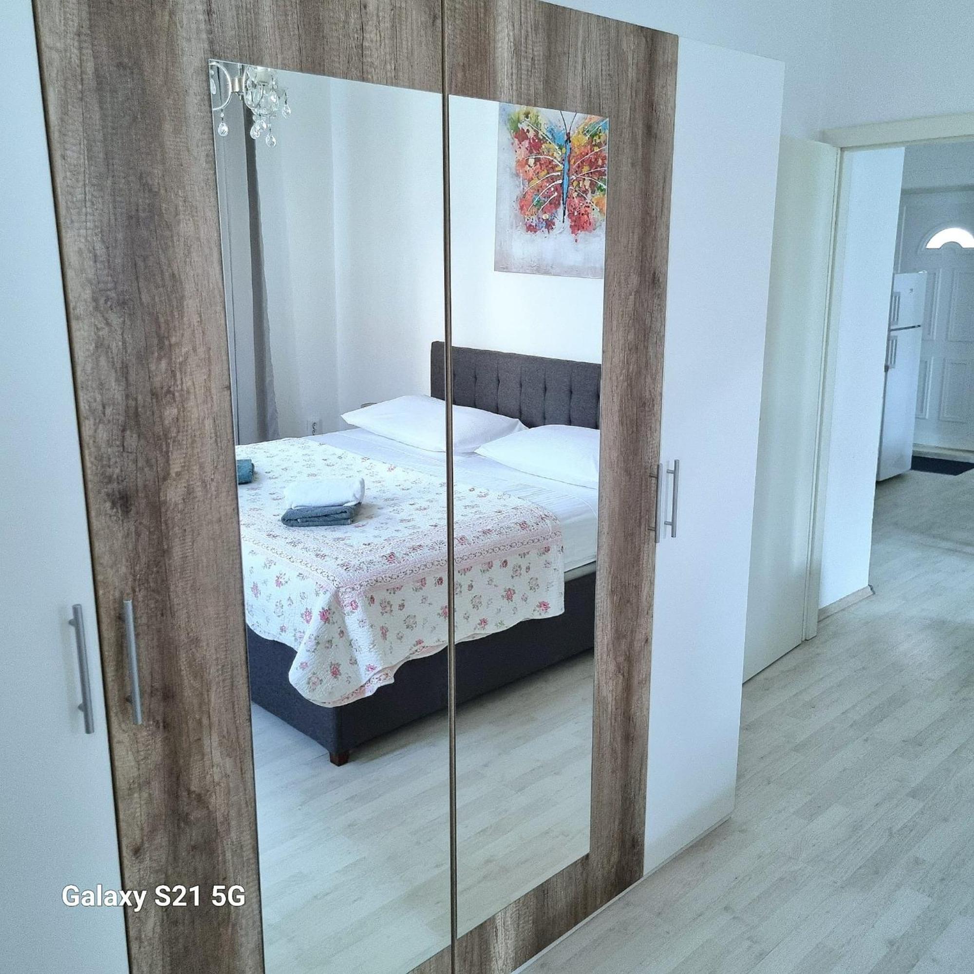 Sara Appartement Podstrana Buitenkant foto