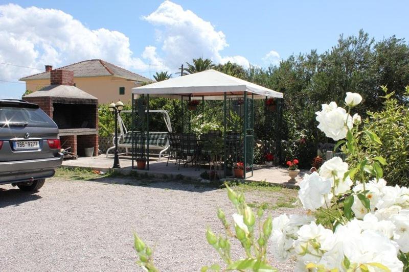 Sara Appartement Podstrana Buitenkant foto